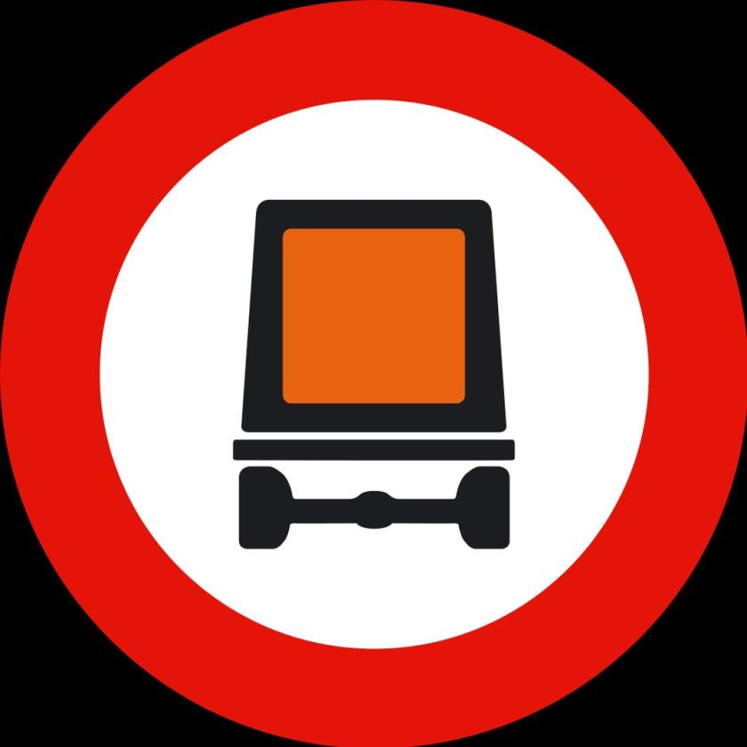 Entrada prohibida a vehículos que transporten mercancias peligrosas
