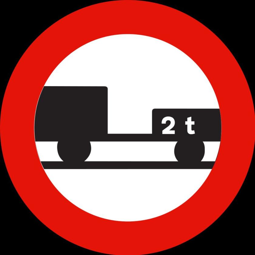 Entrada prohibida a vehículos de motor con remolque, que no sea un semirremolque o un remolque de un solo eje