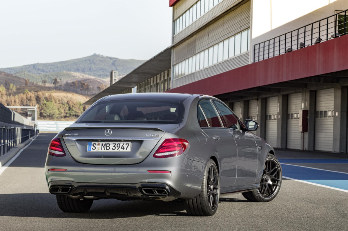 Trasera Mercedes-AMG E 63 2017