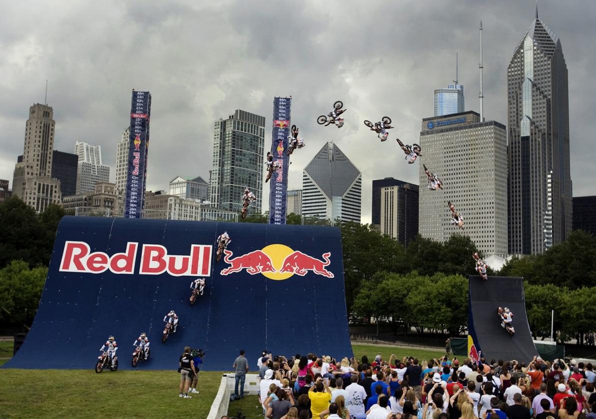 Ronnie Renner, el salto más alto en motocicleta desde una 'quarterpipe'