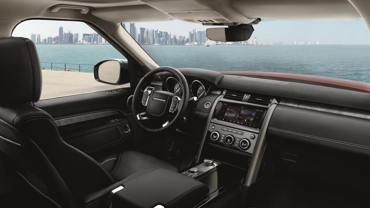 Land Rover Discovery 2017 interior