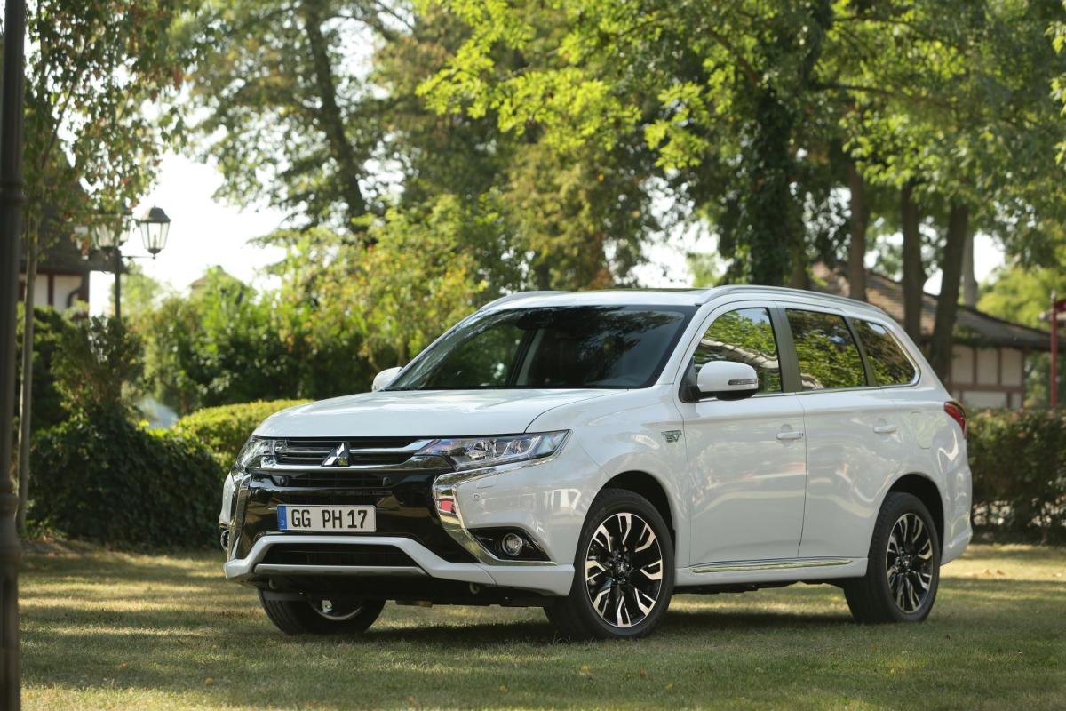 Mitsubishi Outlander PHEV 2017