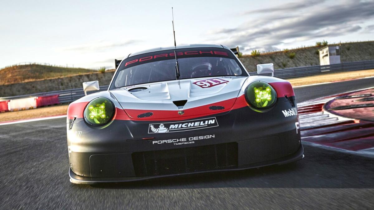 Porsche 911 RSR