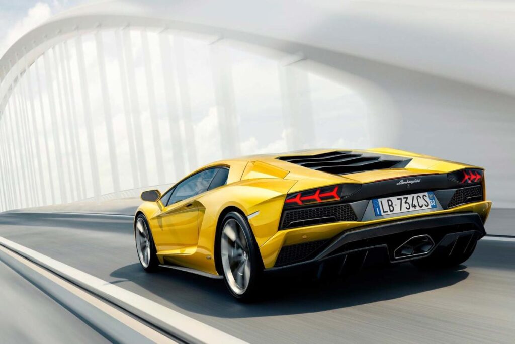 Trasera Lamborghini Aventador S