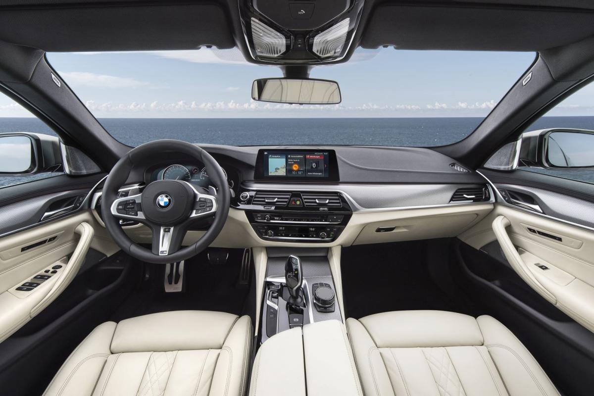 Interior BMW M550i xDrive 2017