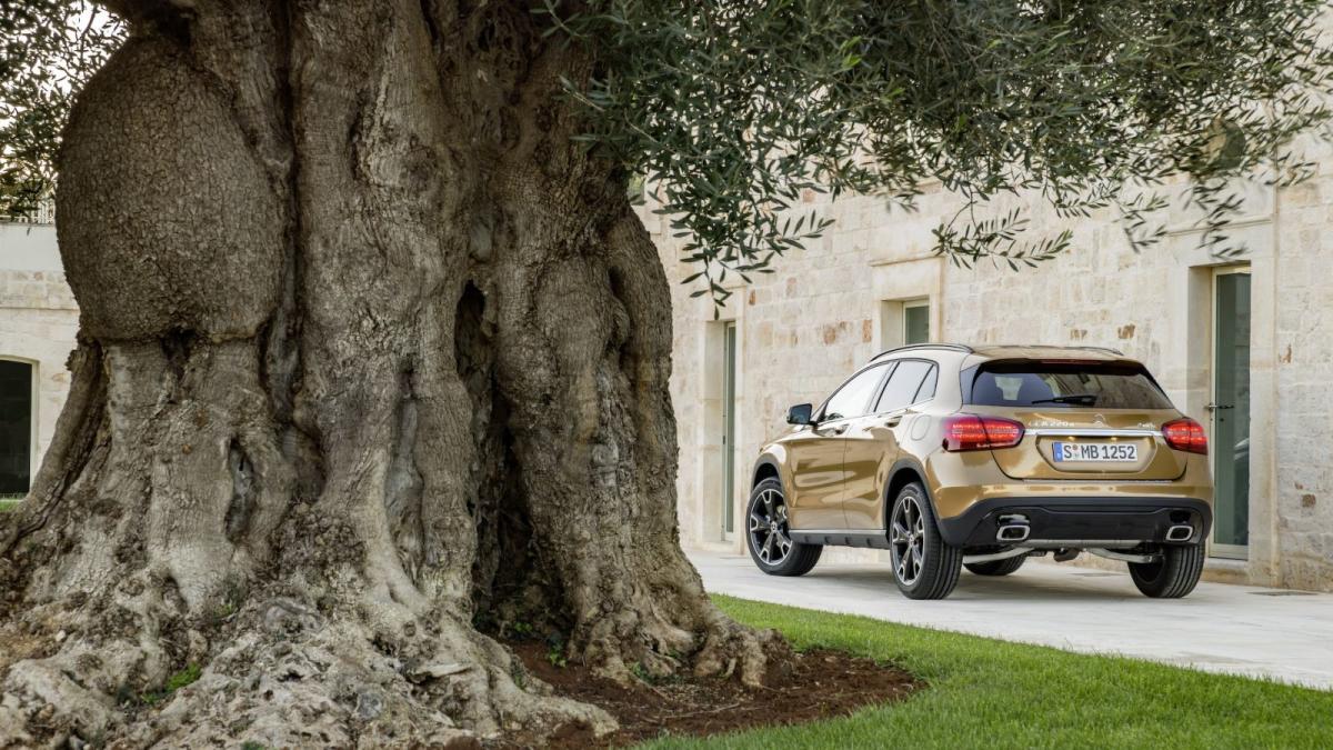 Trasera Mercedes-Benz GLA 2017