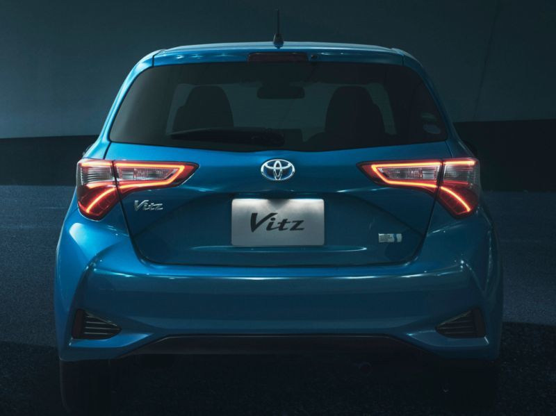 Trasera Toyota Vitz