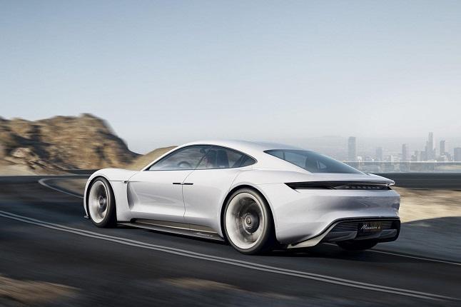 Trasera Porsche Mission E