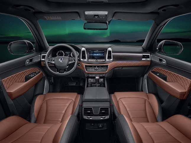 SsangYong Rexton interior