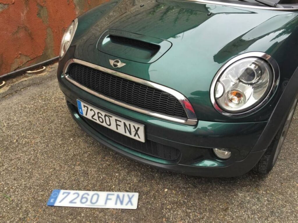 Cómo cambiar la matrícula del coche