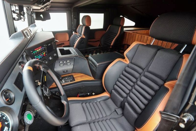 Interior Humvee C-Series