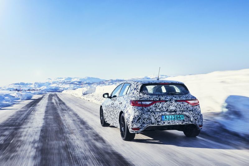 Trasera Renault Mégane R.S. 2017 camuflado