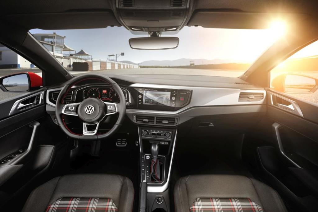 Interior Volkswagen Polo GTI 2017