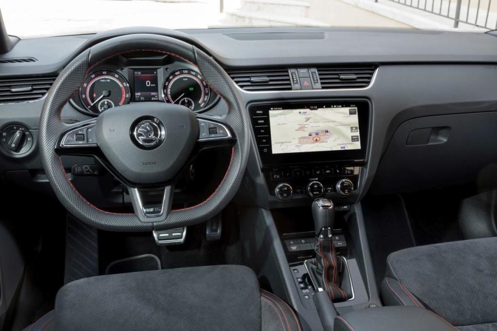 Skoda Octavia RS 245 interior