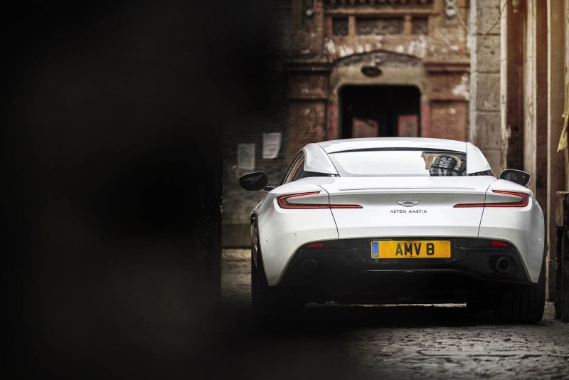 Trasera Aston Martin DB11 V8