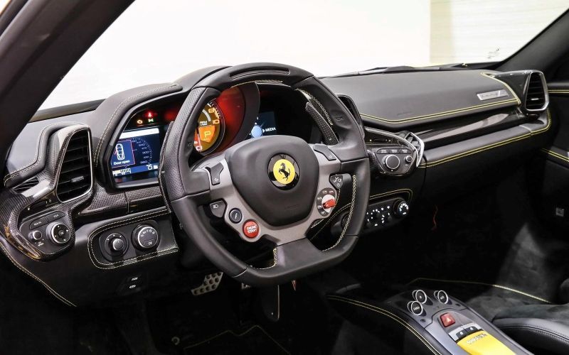 Interior Ferrari Sergio