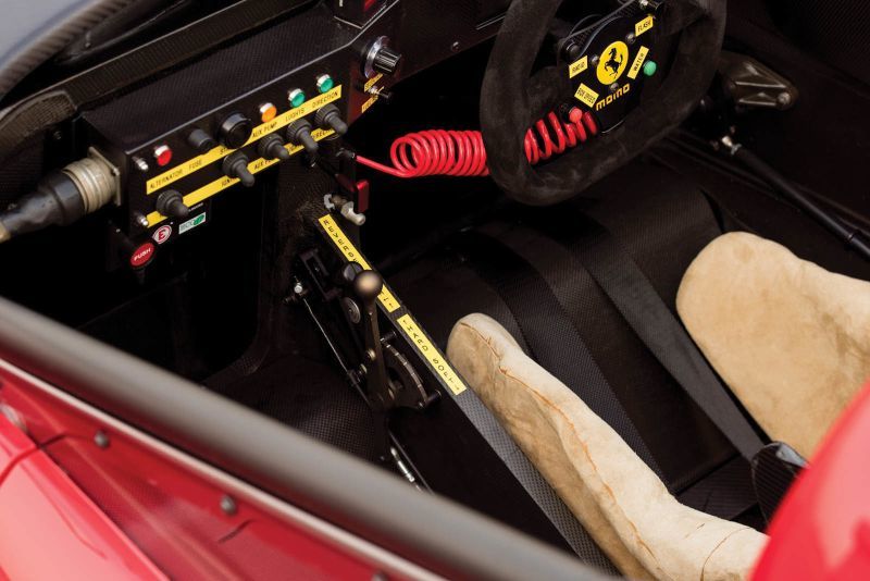 Interior Ferrari 333 SP
