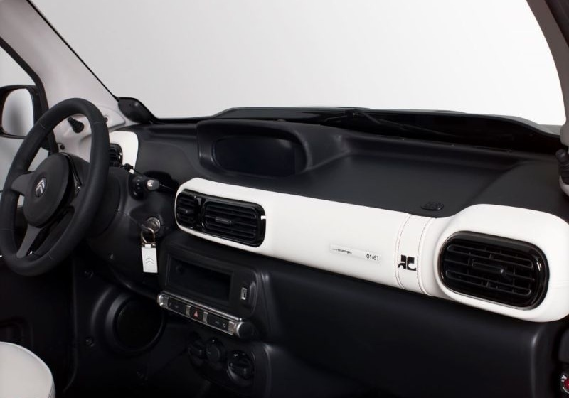 Interior Citroën e-Méhari Styled by Courrèges