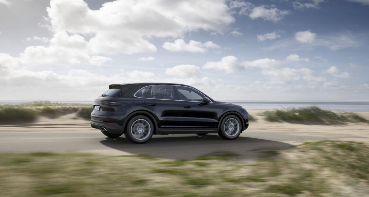 Lateral trasera Porsche Cayenne 20218