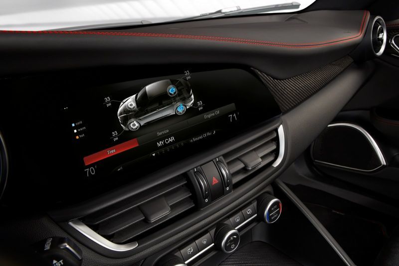 Consola central del Alfa Romeo Giulia 2018