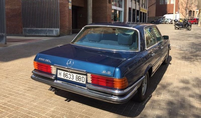 Trasera del Mercedes-Benz 450 SEL del Rey Juan Carlos I