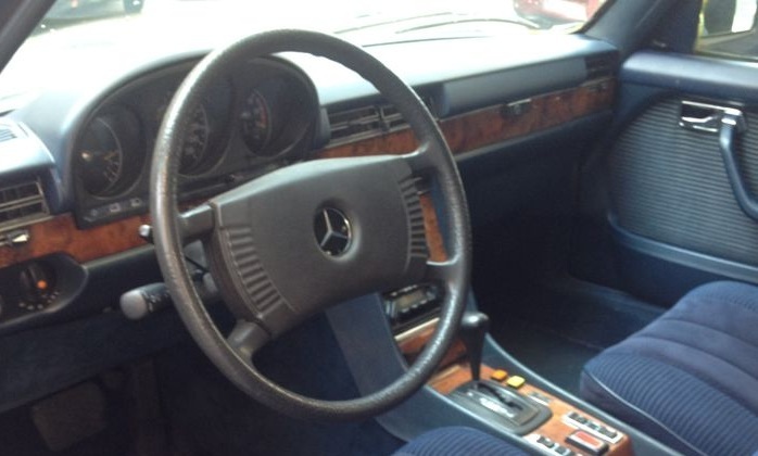Interior del Mercedes-Benz 450 SEL del Rey Juan Carlos I