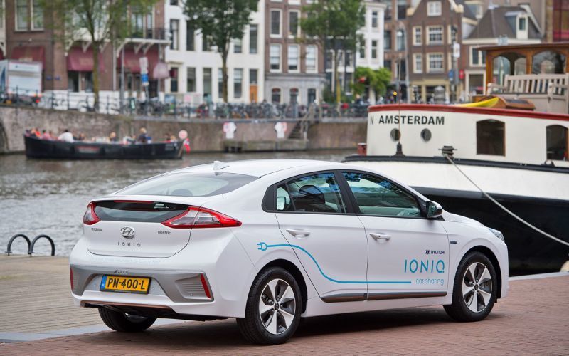 Trasera Hyundai Ioniq carsharing Amsterdam