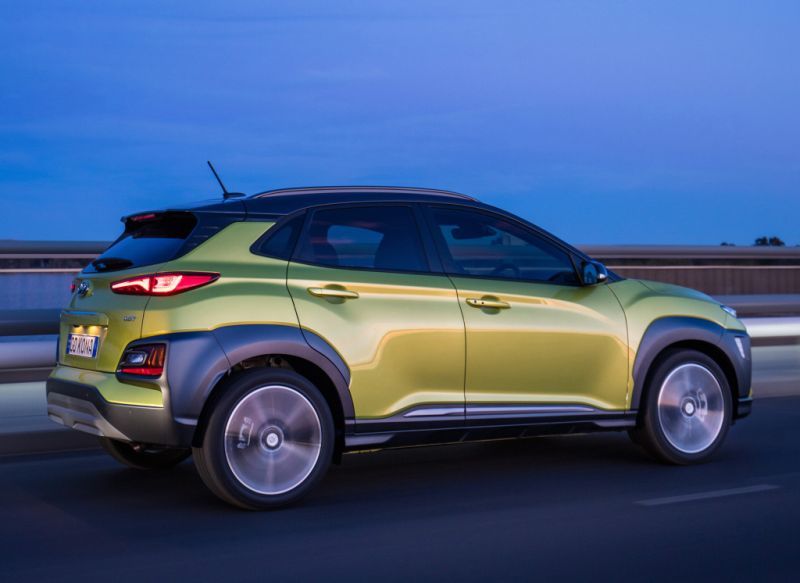 Imagen lateral trasera del Hyundai Kona