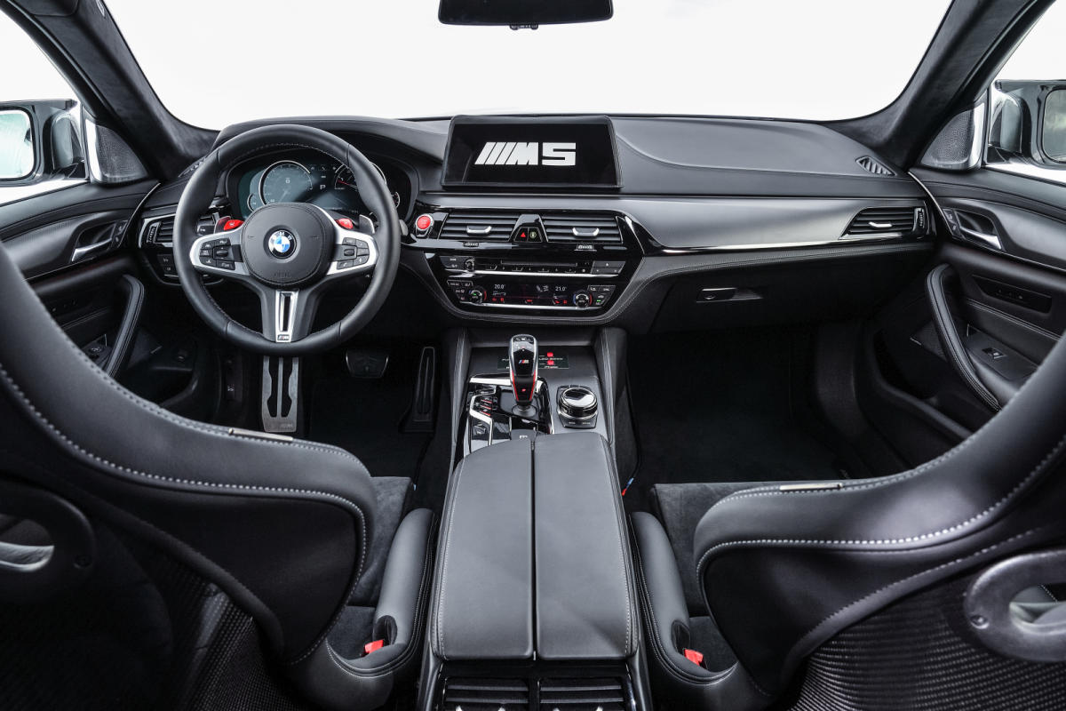 Interior del BMW M5 Safety Car de MotoGP