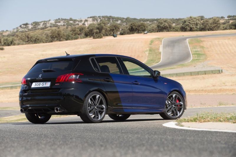 Trasera del Peugeot 308 GTi by Peugeot Sport