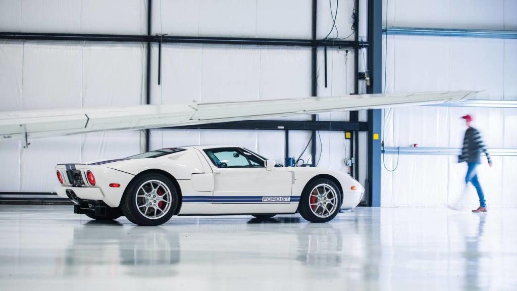 Trasera del Ford GT de 2006