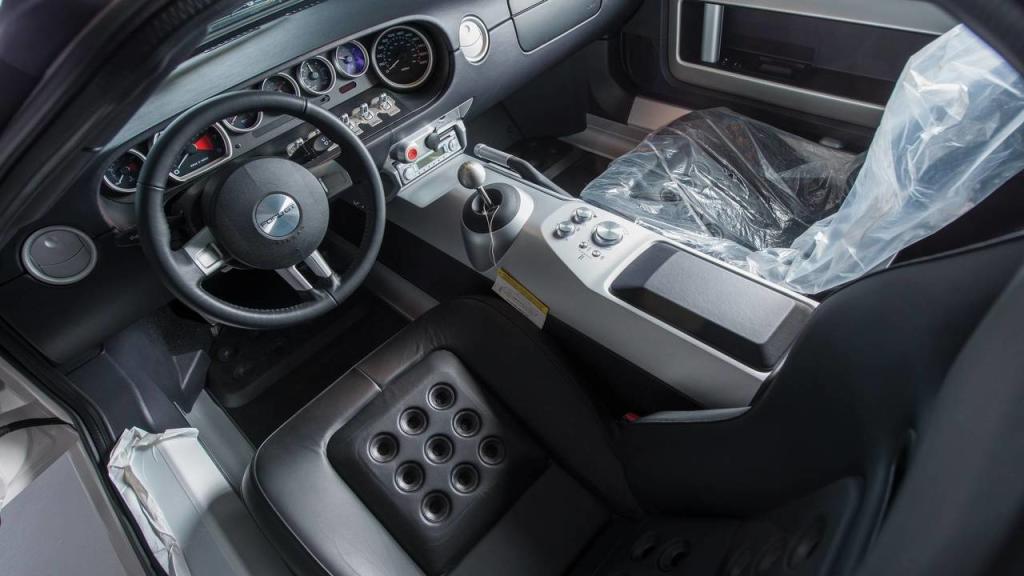 Interior del Ford GT de 2006