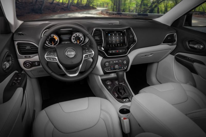 Interior del Jeep Cherokee 2018