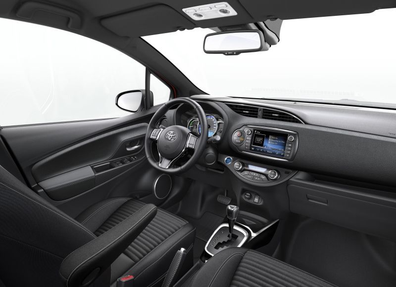Interior del Toyota Yaris 2018