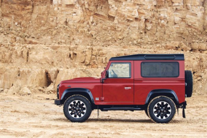 Lateral del Land Rover Defender Works V8