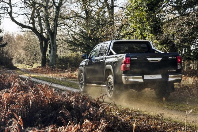 Trasera del Toyota Hilux Invincible 50 Chrome