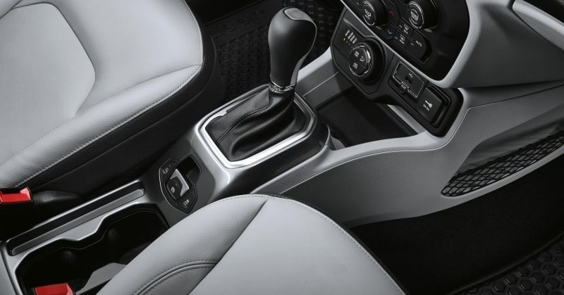 Interior del Jeep Cherokee 2018