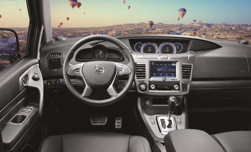 Interior del SsangYong Rodius 2018