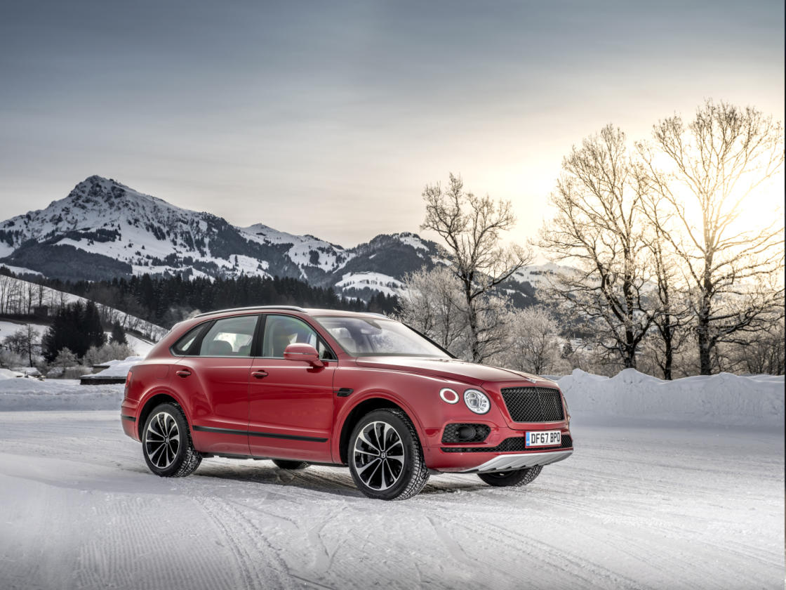 Bentley Bentayga V8 trasera