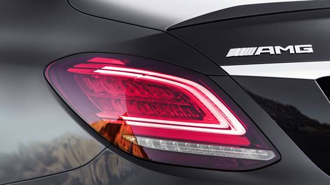Mercedes-AMG C43 piloto trasero
