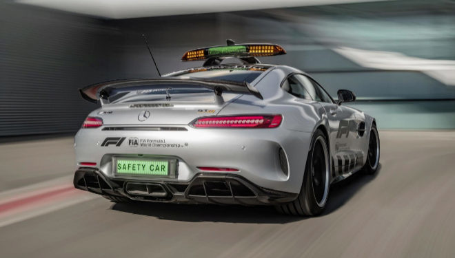 Mercedes AMG GT-R