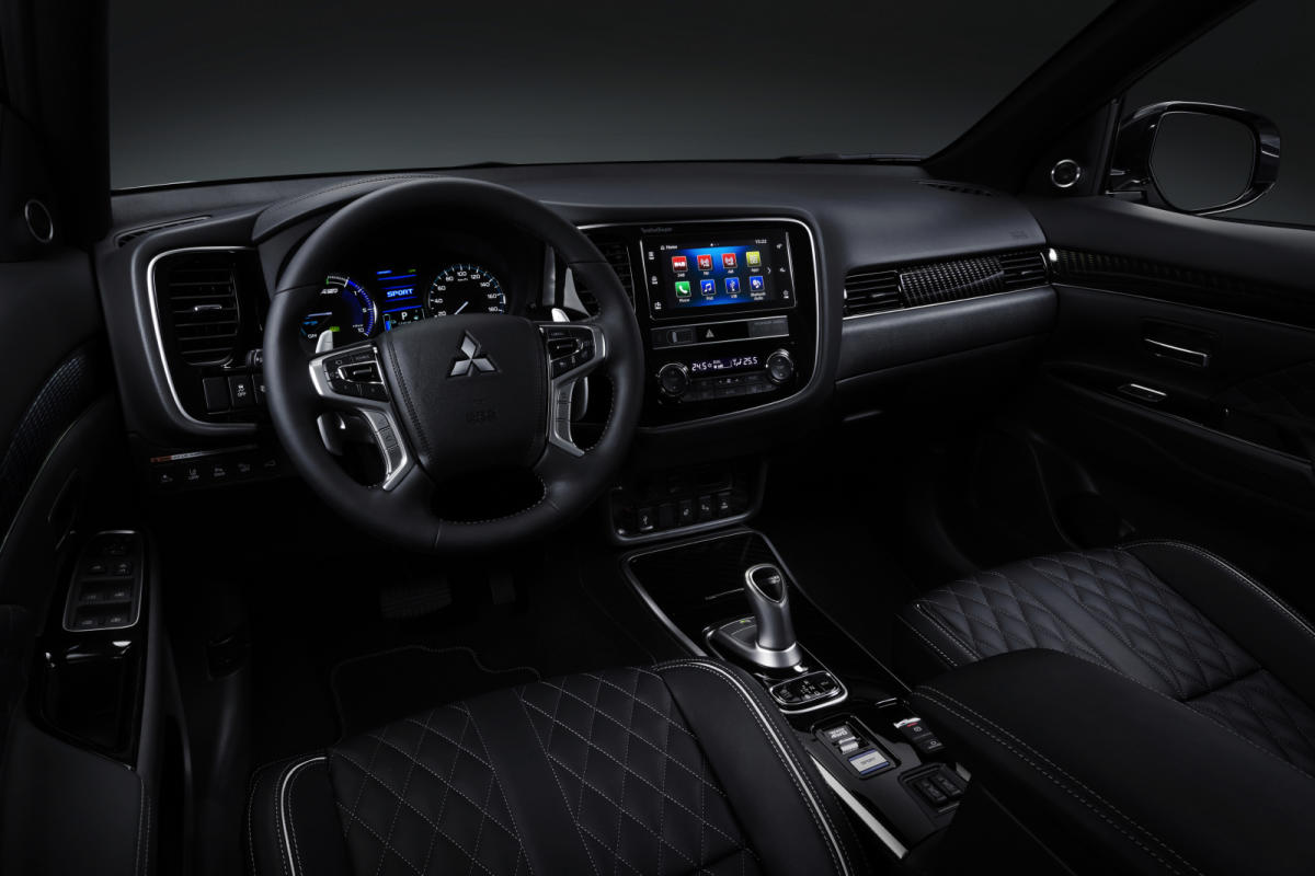 Mitsubishi Outlander PHEV 2019 interior