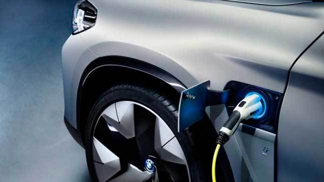 BMW iX3 Concept toma de carga