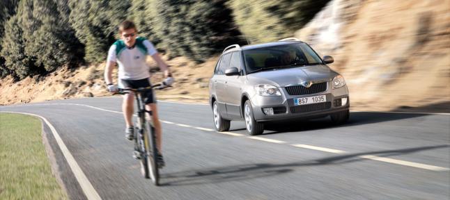cómo adelantar a un ciclista