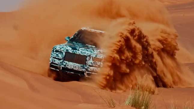 Rolls-Royce Cullinan desierto