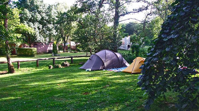 Los mejores campings de lujo en España para ir con autocaravana