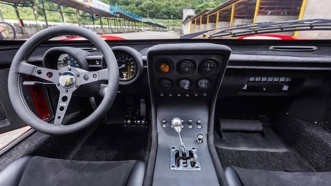 Lamborghini Miura SVR interior