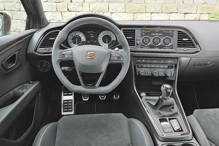 Seat Leon Cupra R interior