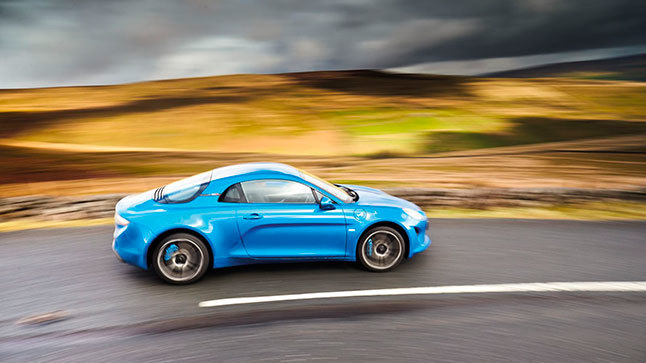 Comparativa: Alpine A110, Porsche Cayman S y Audi TT RS