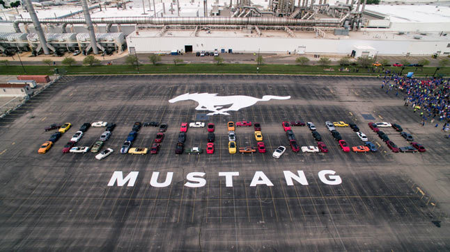 Mustang diez millones